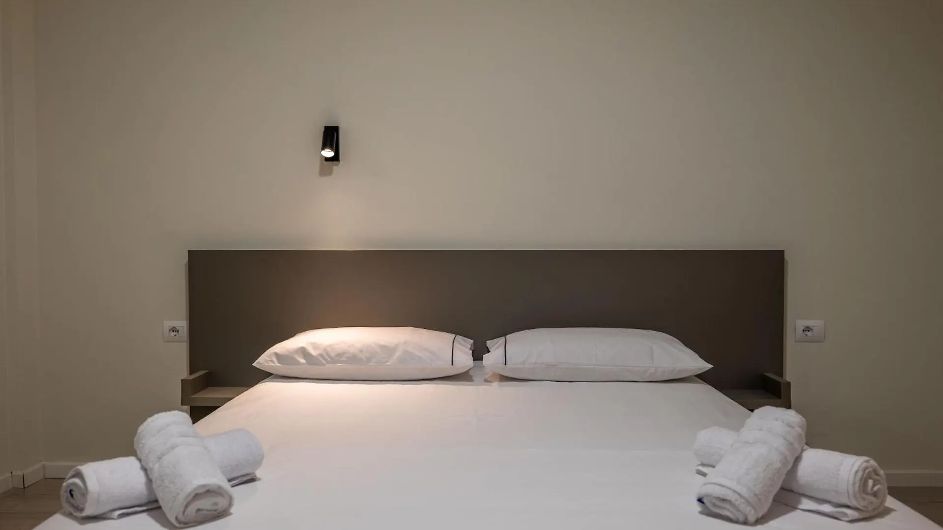 Meraki Hotel Saranda 0*,